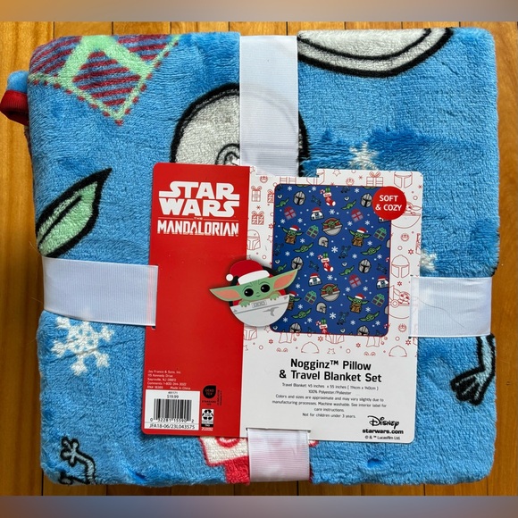 Nogginz Christmas Santa Baby Yoda pillow w/ blue fleece travel blanket Star Wars - Picture 3 of 3